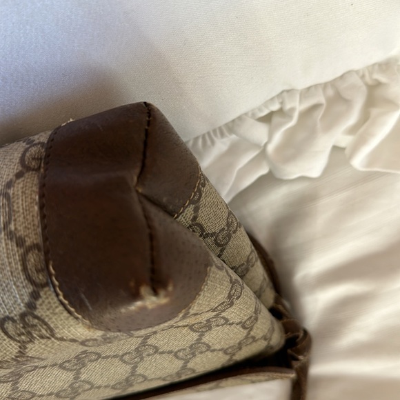 Authentic Gucci Crossbody - Picture 14 of 16